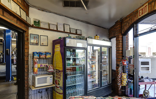 Auto Repair Shop «Bridwell Automotive Center», reviews and photos, 7171 E Lincoln Dr, Scottsdale, AZ 85253, USA