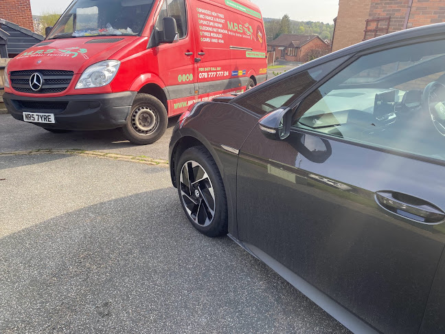 Comments and reviews of Mobile Rubber Solutions Tyre Fitting And Repair 24/7 Leeds & Yorkshire Area 24/7 Emergency Call Outs