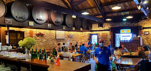 Sidrería Restaurante Llagar La Morena - Alto de Viella, s/n, 33429 Viella, Asturias, Spain