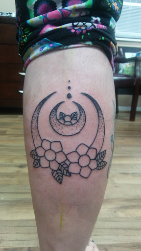 Tattoo Shop «Touch of Ink Tattoo», reviews and photos, 415 E Alfred St suite A, Tavares, FL 32778, USA