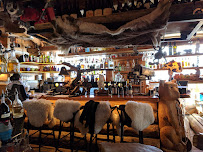 Atmosphère du Restaurant de grillades Grizzly's Bar - La Boît'àskis à Tignes - n°10