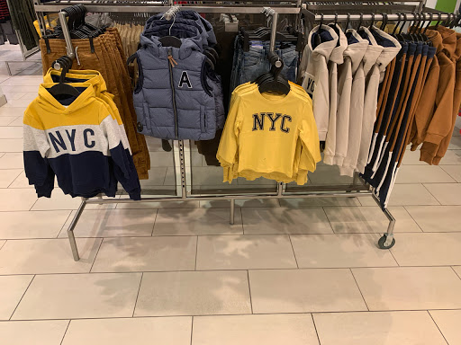 Clothing Store «H&M», reviews and photos, 701 Lynnhaven Pkwy # 1212, Virginia Beach, VA 23452, USA