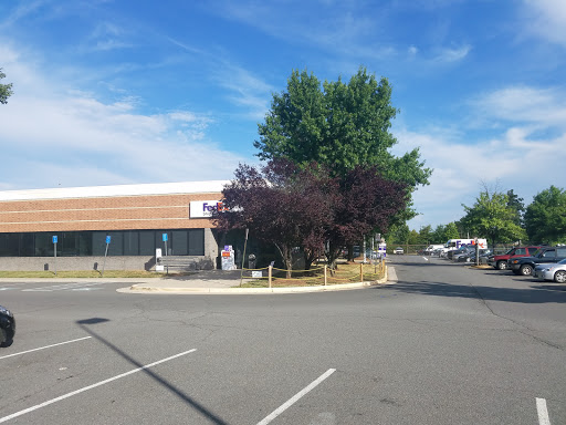 Shipping and Mailing Service «FedEx Ship Center», reviews and photos, 13500 EDS Dr, Herndon, VA 20171, USA