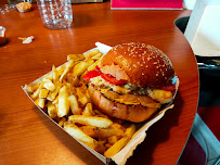 Plats et boissons du Restaurant de hamburgers Un Burger à L'Ouest Pluvigner - n°15