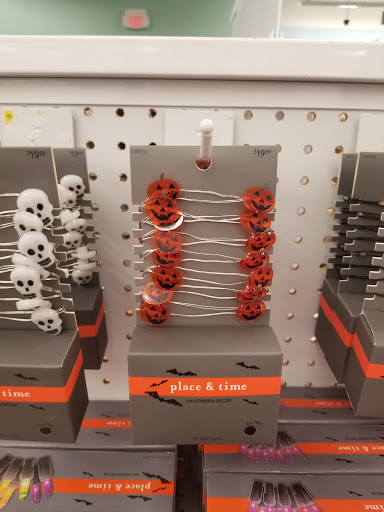 Shopping Mall «Canyon Place Shopping Center», reviews and photos, 3805 SW 117th Ave, Beaverton, OR 97005, USA