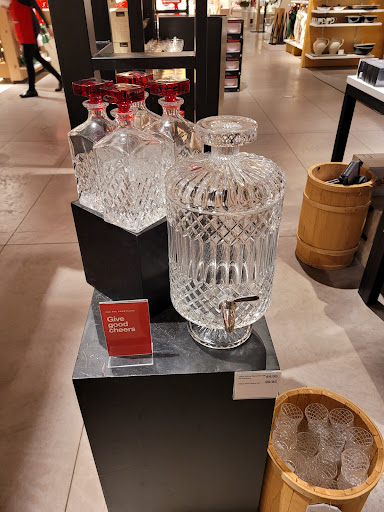 Furniture Store «Crate and Barrel», reviews and photos, 4589 La Jolla Village Dr, San Diego, CA 92122, USA