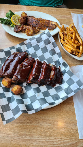 Seafood Restaurant «Blow fly inn», reviews and photos, 1201 Washington Ave, Gulfport, MS 39507, USA