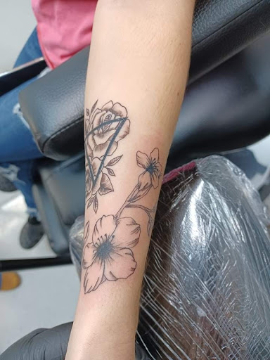 Explore good half sleeve tattoo ideas, creative tattoo ideas in Salem, available at Outwest Tattoo and body piercing ,30 years of tattooing,only life time guarantee