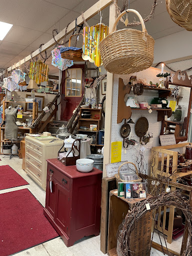 Antique Store «Grapevine Antiques & Craft», reviews and photos, 137 Erin Ln, Brodheadsville, PA 18322, USA