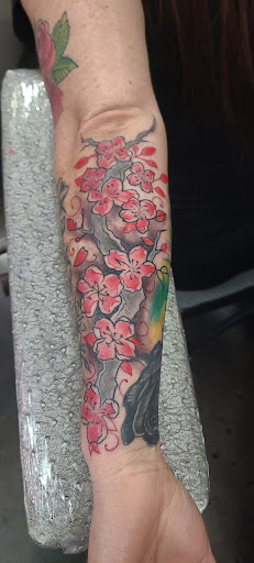 Explore round tattoo ideas, creative tattoo ideas in Garden Grove, available at Dr. Tattoo Studio