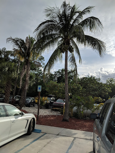 Seafood Restaurant «Sanibel Fish House», reviews and photos, 1523 Periwinkle Way, Sanibel, FL 33957, USA