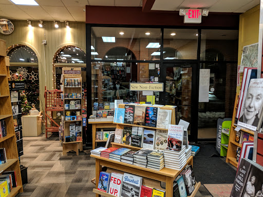 Book Store «Phoenix Books Burlington», reviews and photos, 191 Bank St, Burlington, VT 05401, USA