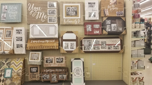Craft Store «Hobby Lobby», reviews and photos, 52 E Ogden Ave, Westmont, IL 60559, USA