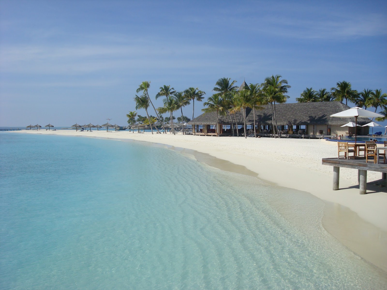 Foto van Veligandu Island Resort met wit zand oppervlakte