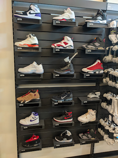 Sportswear Store «Nike Factory Store», reviews and photos, 6800 Oxon Hill Rd #500, Oxon Hill, MD 20745, USA
