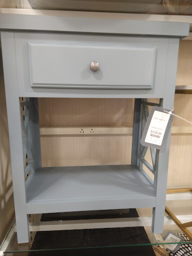 Home Goods Store «Home Goods», reviews and photos, 3 Main St, Edgewater, NJ 07020, USA