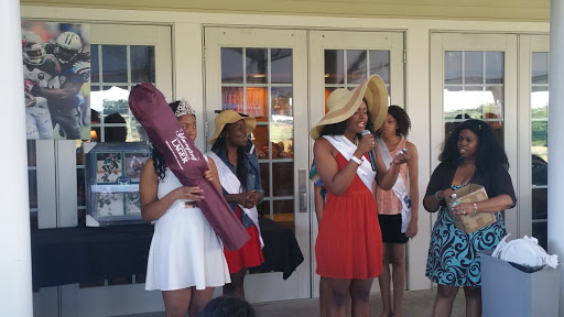 Golf Course «Wintonbury Hills Golf Course», reviews and photos, 206 Terry Plains Rd, Bloomfield, CT 06002, USA