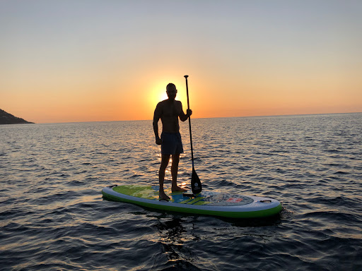 SUP Caldetes en Caldes d'Estrac, Barcelona