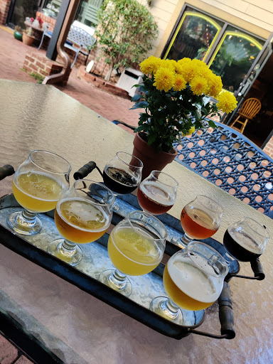 Beer Store «Gold City Growlers», reviews and photos, 10 S Chestatee St, Dahlonega, GA 30533, USA