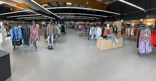 Magasin de vêtements NOW NAME - magasin multimarques Landerneau