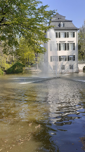 Adolph von Holzhausen Park