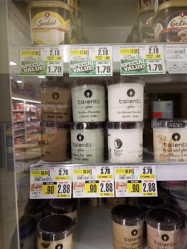 Shopping Mall «Penrose Plaza Shopping Center», reviews and photos, 2900 Island Ave, Philadelphia, PA 19153, USA