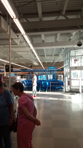 Clothing Store «Ross Dress for Less», reviews and photos, 7511 Lemont Rd, Darien, IL 60561, USA