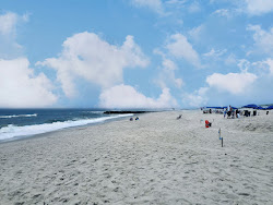 East Atlantic Beach'in fotoğrafı geniş bir kıyı şeridi ile birlikte