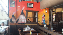 Atmosphère du Restaurant de grillades à l'américaine Old Wild West à La Chapelle-Saint-Aubin - n°10