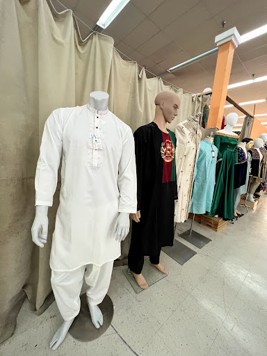 Thrift Store «B-thrifty - The Super Thrift Store», reviews and photos, 13412 Jefferson Davis Hwy, Woodbridge, VA 22191, USA