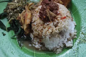 Masakan Padang Ampera Buyuang image