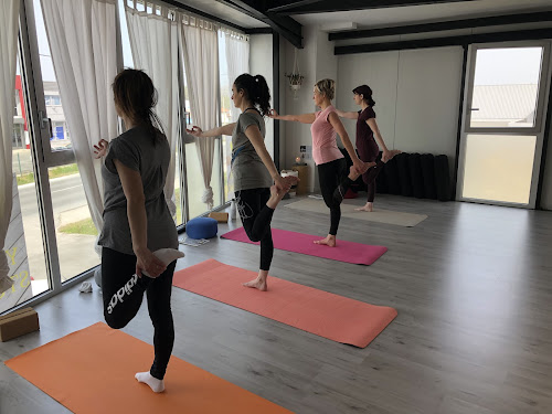 Cours de yoga OM YOGA Valérie STUDIO EYSINES Eysines