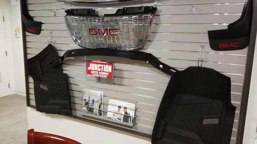 Car Dealer «Junction Buick GMC», reviews and photos, 12423 Ravenna Rd, Chardon, OH 44024, USA