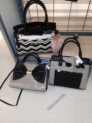 Department Store «Marshalls», reviews and photos, 351 N Frontage Rd, New London, CT 06320, USA