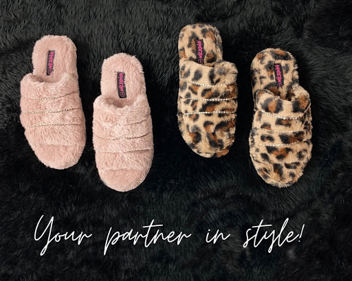 Shoe Store «SHOE TIME & SHOE TREND», reviews and photos, 3021 Freedom Dr, Charlotte, NC 28208, USA