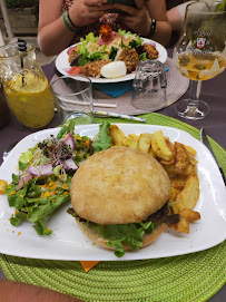Hamburger végétarien du Restaurant français le bistrot du pont à Chauzon - n°7