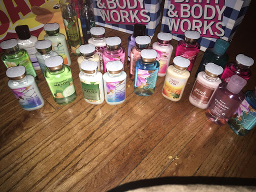 Beauty Supply Store «Bath & Body Works», reviews and photos, 26297 Hoover Rd, Warren, MI 48089, USA