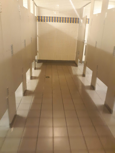 Movie Theater «Bow Tie Cinemas Marquis 16 & BTX Theater», reviews and photos, 100 Quarry Rd, Trumbull, CT 06611, USA