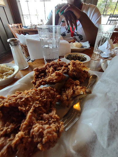 American Restaurant «Cracker Barrel Old Country Store», reviews and photos, 1458 Southlake Plaza Dr, Morrow, GA 30260, USA