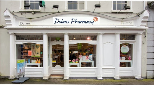 Dolans Pharmacy, William St in Tullamore, Co. Offaly (Uíbh Fhailí)