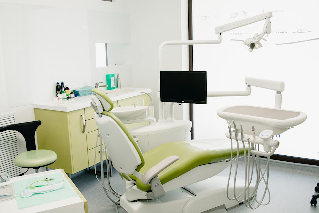 Opinii despre Uzina de Zambete Tatarasi - Cabinet stomatologic Iasi în <nil> - Dentist