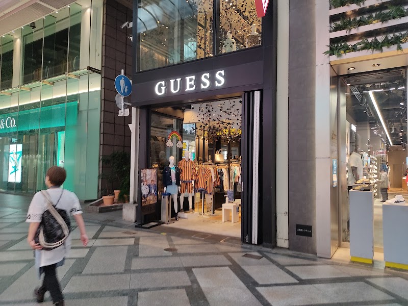 GUESS (ゲス) 心斎橋店