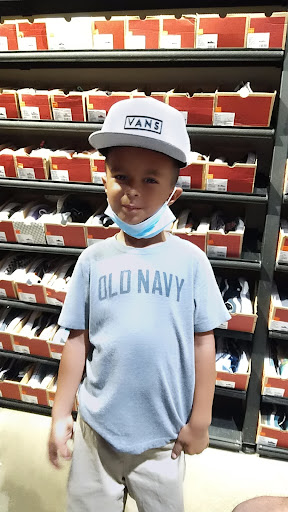 Shoe Store «Vans», reviews and photos, 13000 Folsom Blvd #403, Folsom, CA 95630, USA