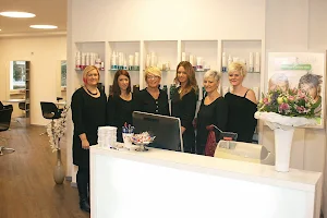 Witzigmann Top-Hair & Beauty Insel image