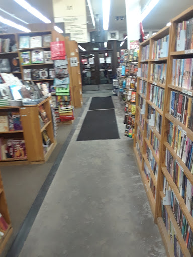 Book Store «Half Price Books», reviews and photos, 5017 Excelsior Blvd, St Louis Park, MN 55416, USA