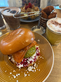 Café du Restaurant servant le petit-déjeuner Avocateria Gare de Lyon à Paris - n°4