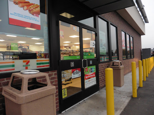 Convenience Store «7-Eleven», reviews and photos, 159-35 Cross Bay Blvd, Jamaica, NY 11414, USA