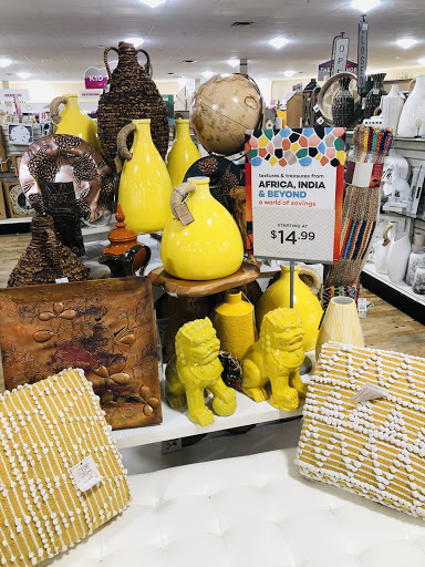 HomeGoods image 8