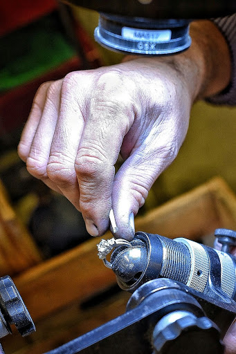 Jewelry Store «Rialto Jewelry», reviews and photos, 8910 Bandera Rd #107, San Antonio, TX 78250, USA