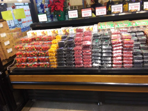 Grocery Store «Market Place On Oakton», reviews and photos, 4817 Oakton St, Skokie, IL 60077, USA